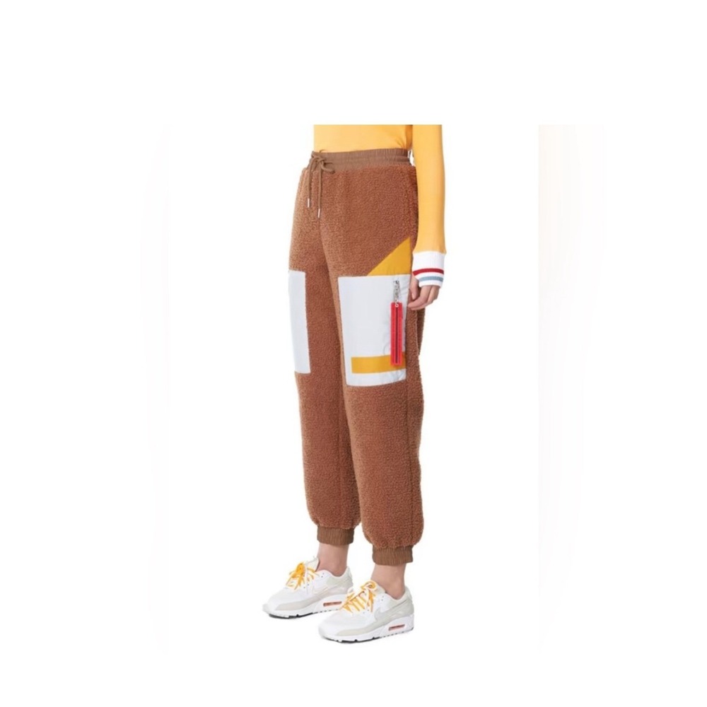 Eleven Paris Cozy Sherpa Fleece Cargo Jogger Pants ColorBlock PatchPocket Detail